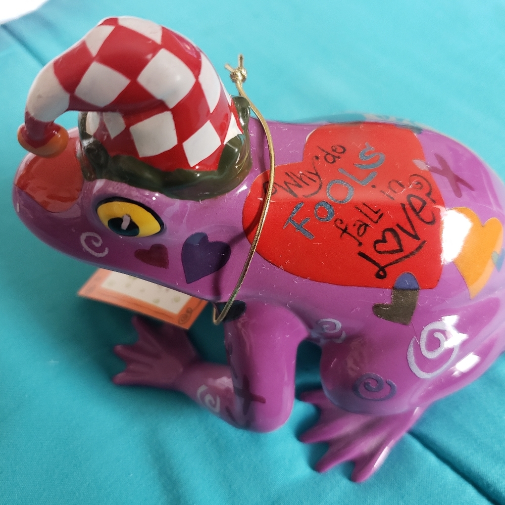 Fanciful Frogs "Toadfool" figurine